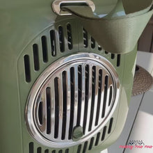 Load and play video in Gallery viewer, TellyMoMo Hard Travel Carrier For Pets | Cat inside Hard Cat Carrier | MissyMoMo
