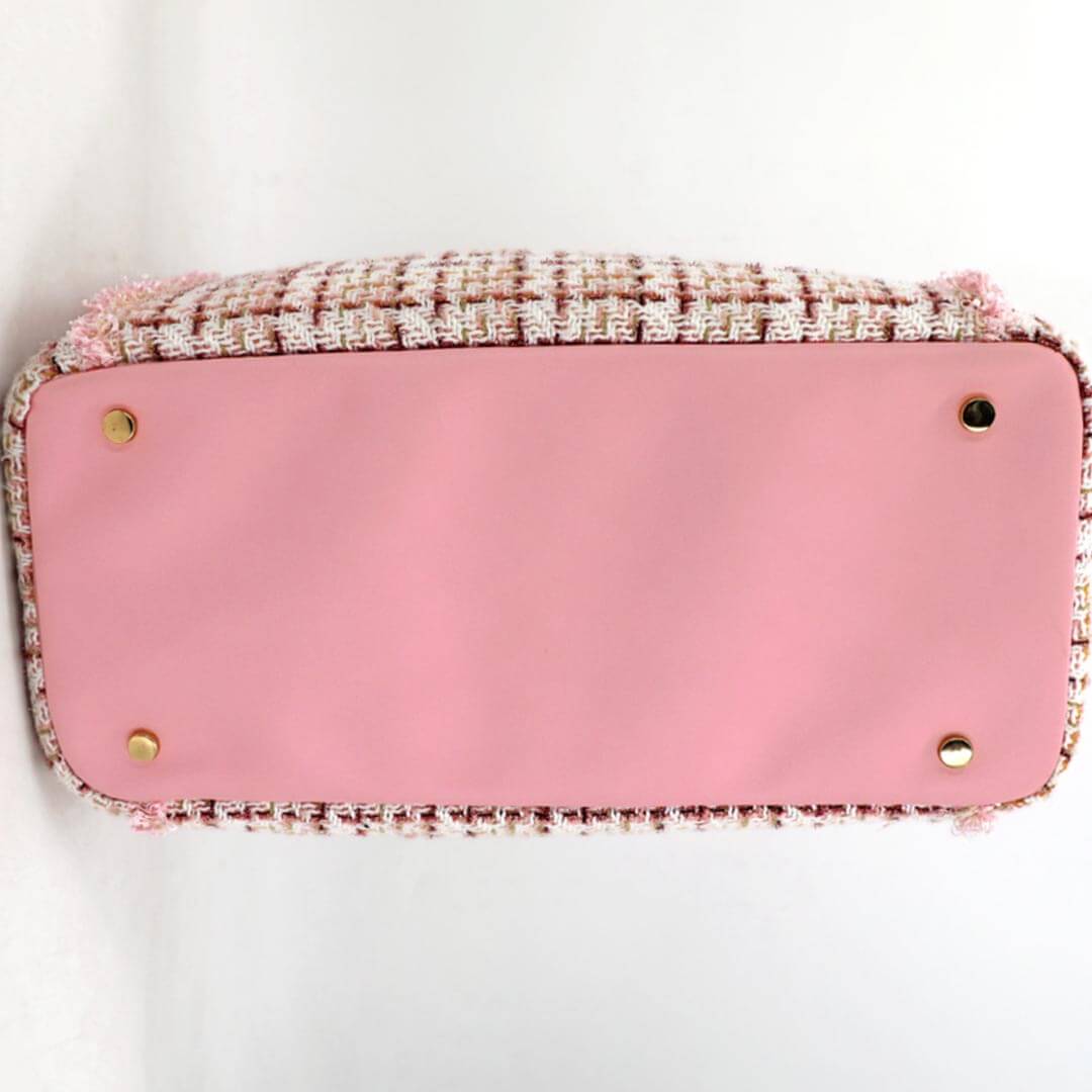 Arkika Cat Shoulder Bag Bottom View with Metal Feet | MissyMoMo