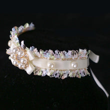 Load image into Gallery viewer, La Perle Cat Collar | Luxurious Accessories for Cats | MissyMoMo
