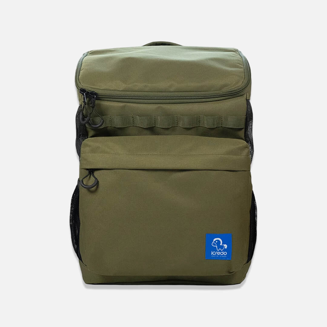 Outdoor Stylish Cat Backpack with Litter Tray in Green | MissyMoMo