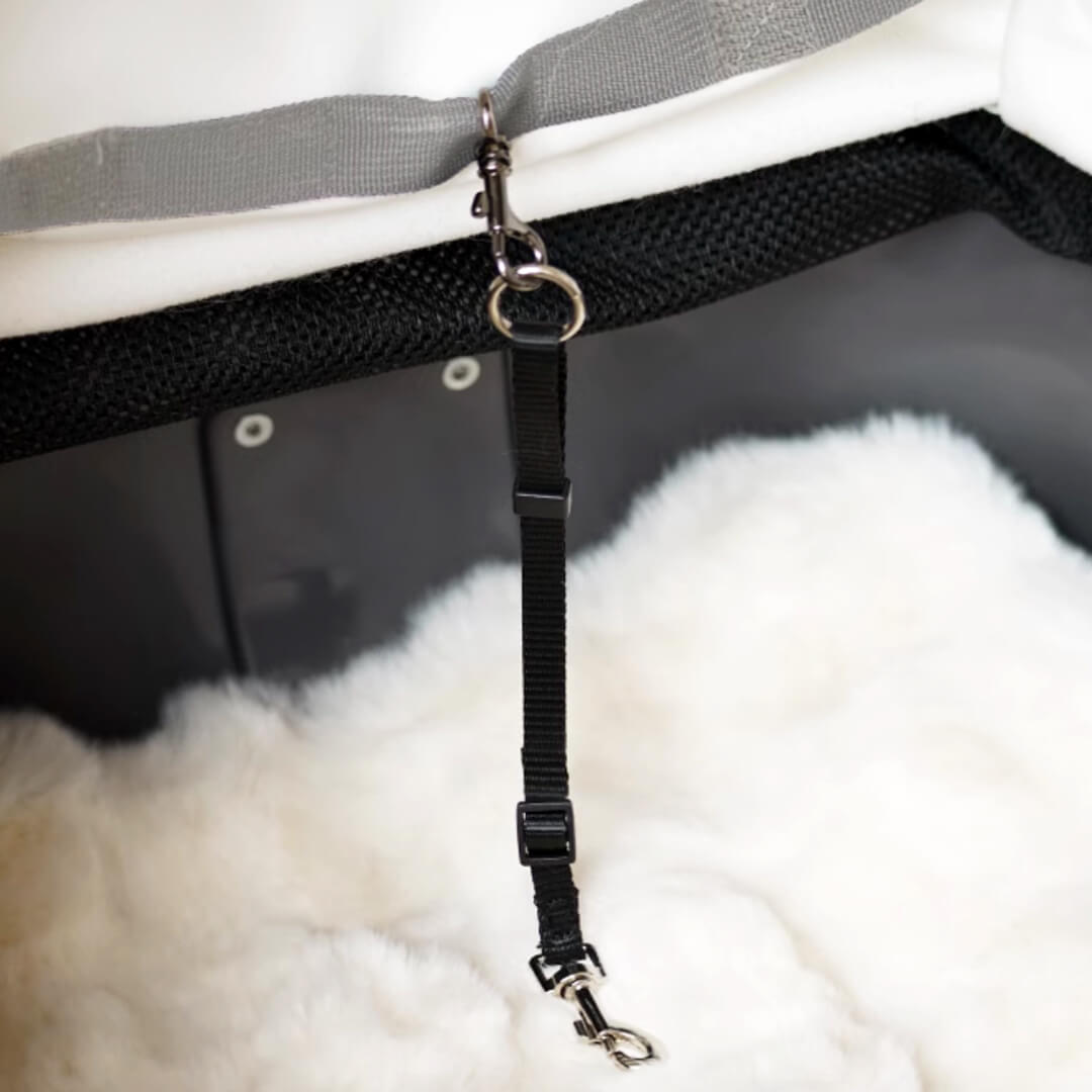 Safety Tether of White Cat Carrier with Wheels | Stylish Cat Stroller | MissyMoMo