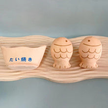 Load image into Gallery viewer, Taiyaki Squeaky Catnip Toys | Cute Kittens & Cat Toys | MissyMoMo